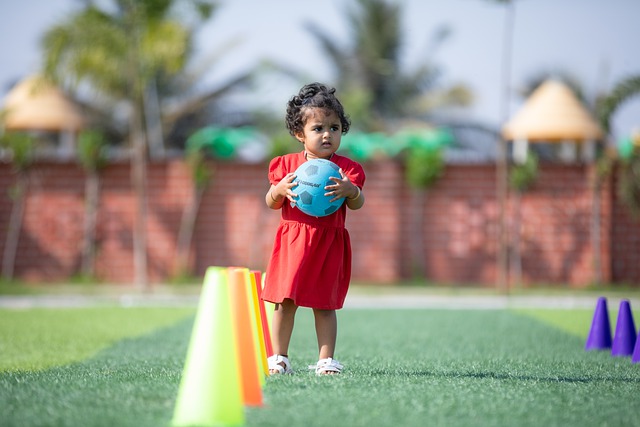 展现出与年 展现出与年