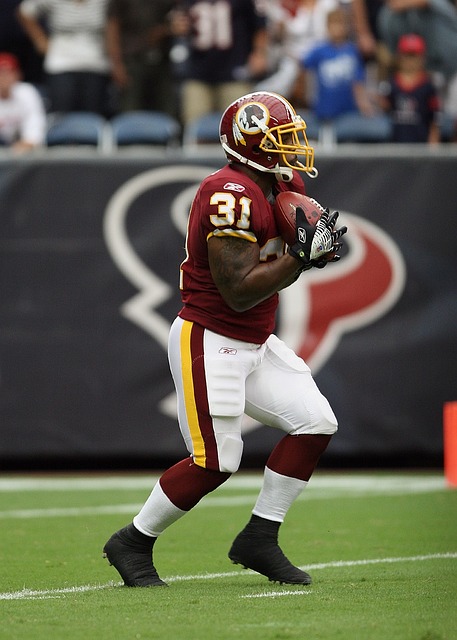 边后卫无疑 边后卫无疑